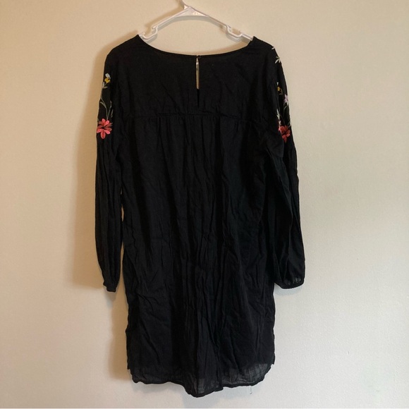 Old Navy Embroidered Long Sleeve Dress - Picture 7 of 7